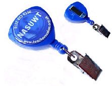 Retractable badge holder 